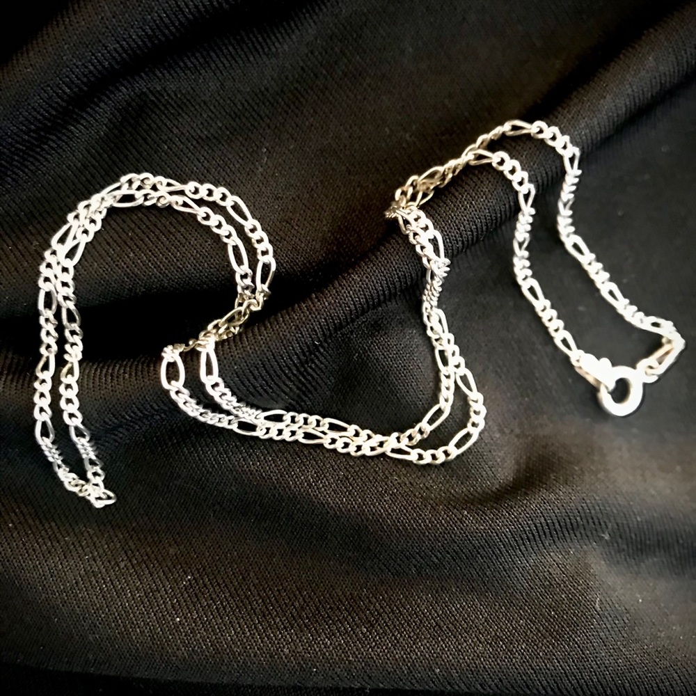‼️SOLD‼️ 18” 925 Silver Figaro Necklace